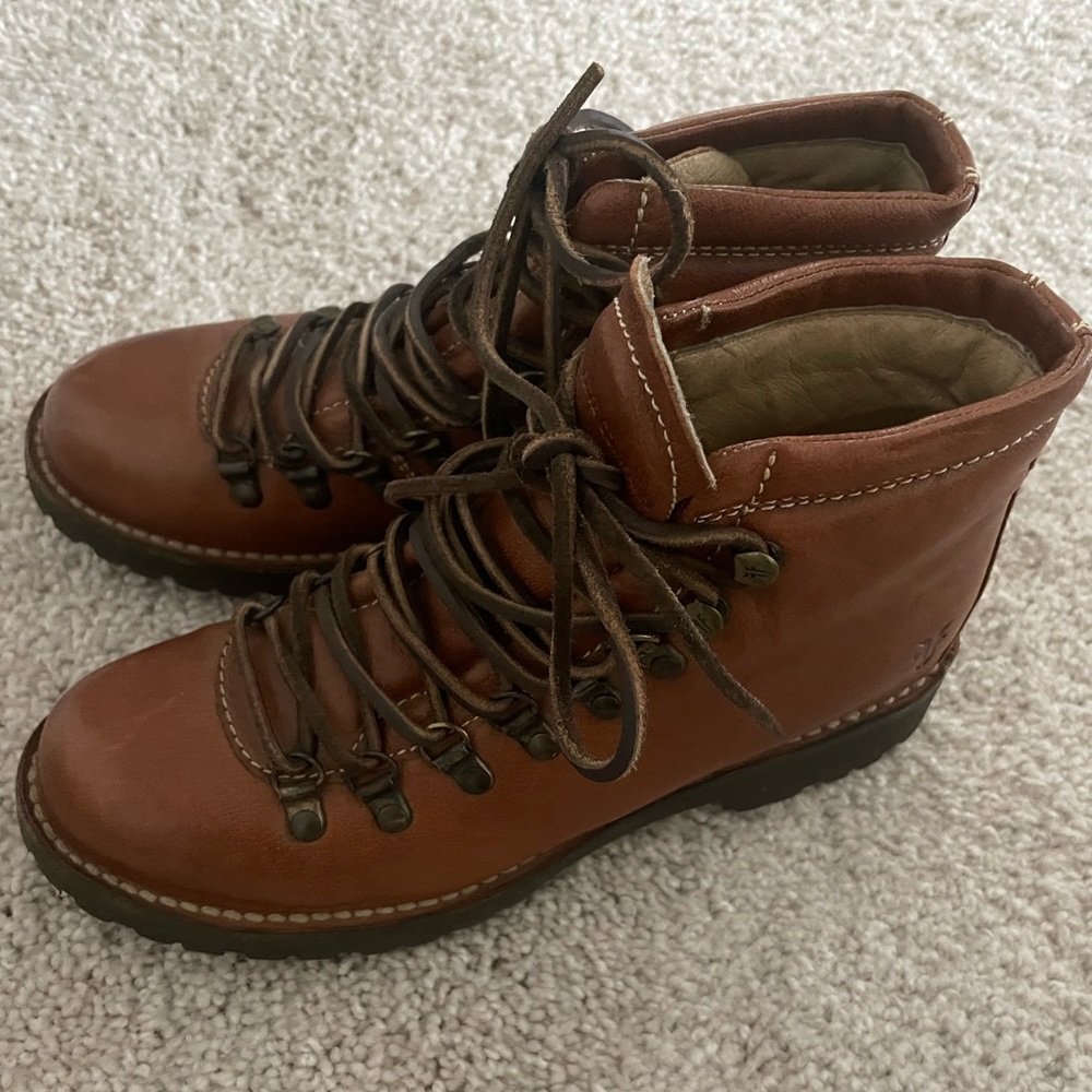 Frye women’s Archie lace up brown leather hiker boot women’s 6.5